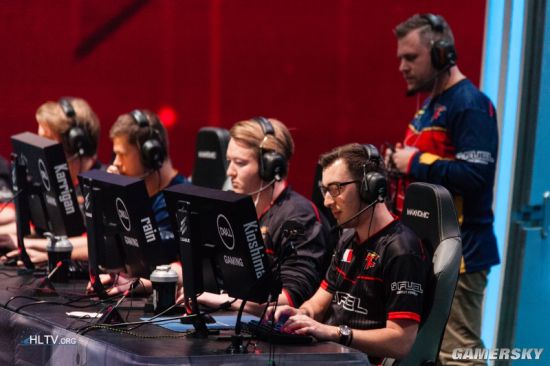 他果断拉到 他果断拉到