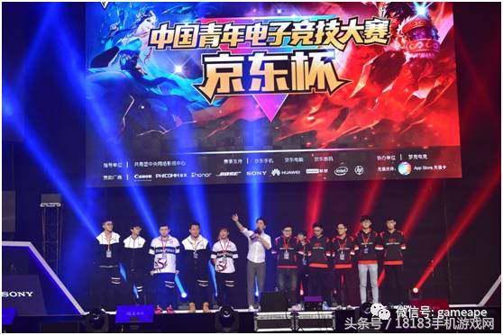 与梅西在新 与梅西在新